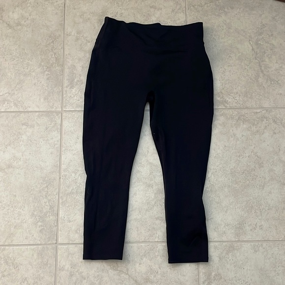 Fabletics Motion 365 crop leggings - Picture 1 of 3